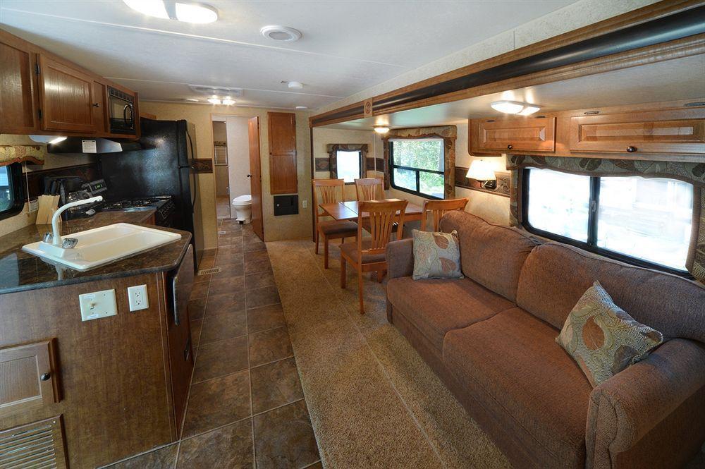Lake George Escape - Campground Warrensburg Buitenkant foto