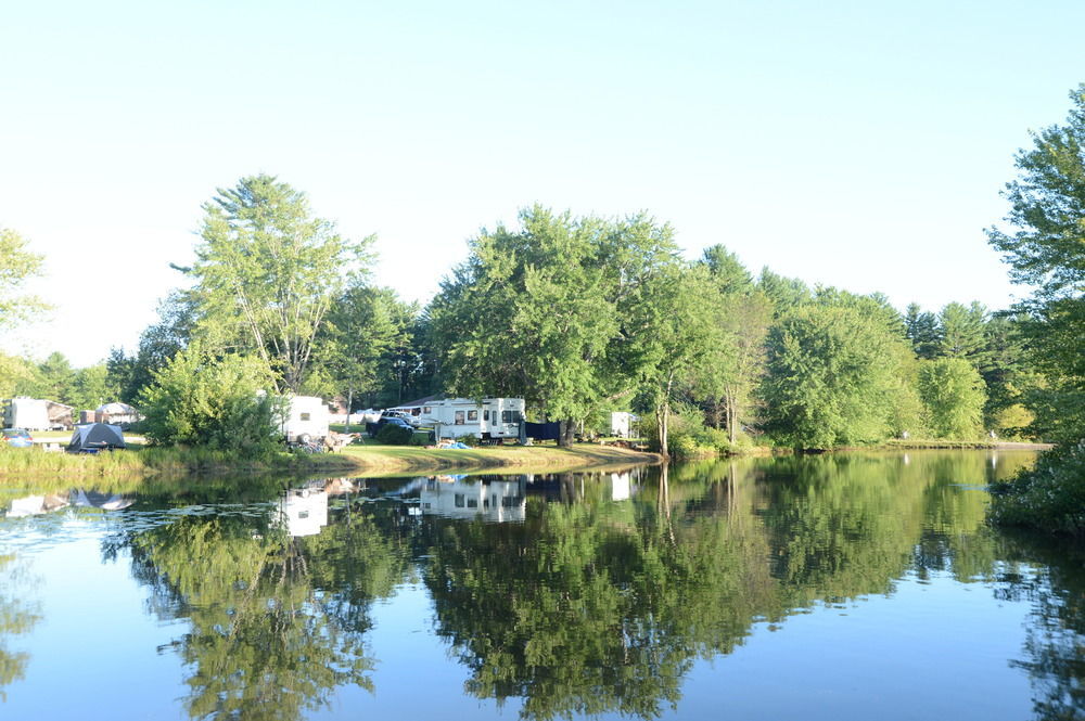 Lake George Escape - Campground Warrensburg Buitenkant foto