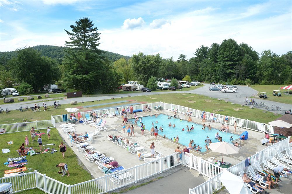 Lake George Escape - Campground Warrensburg Buitenkant foto