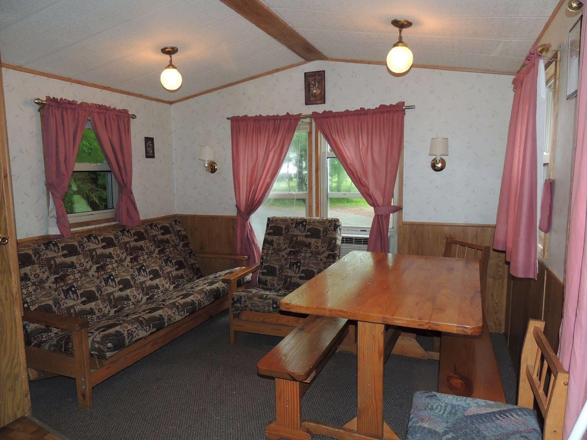 Lake George Escape - Campground Warrensburg Buitenkant foto