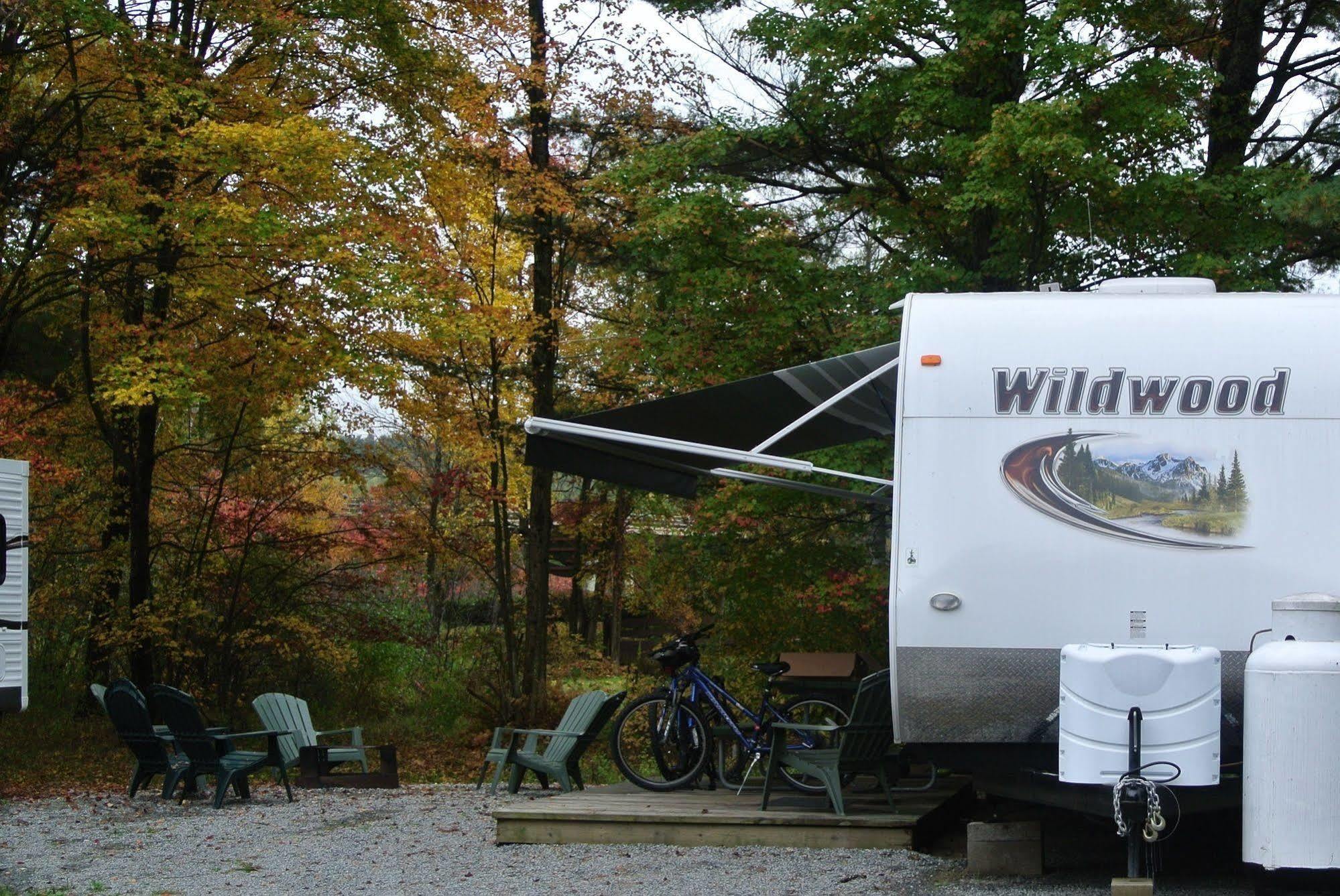 Lake George Escape - Campground Warrensburg Buitenkant foto