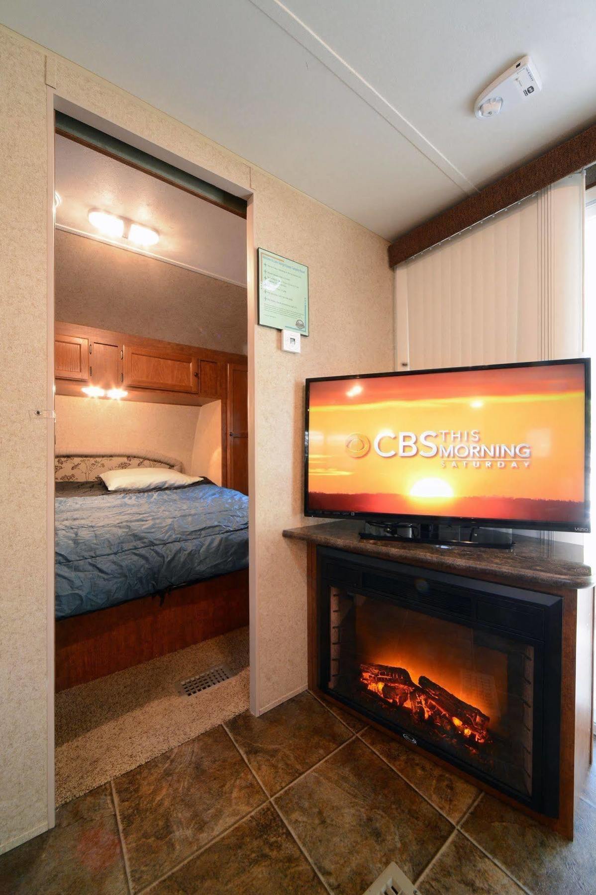 Lake George Escape - Campground Warrensburg Buitenkant foto