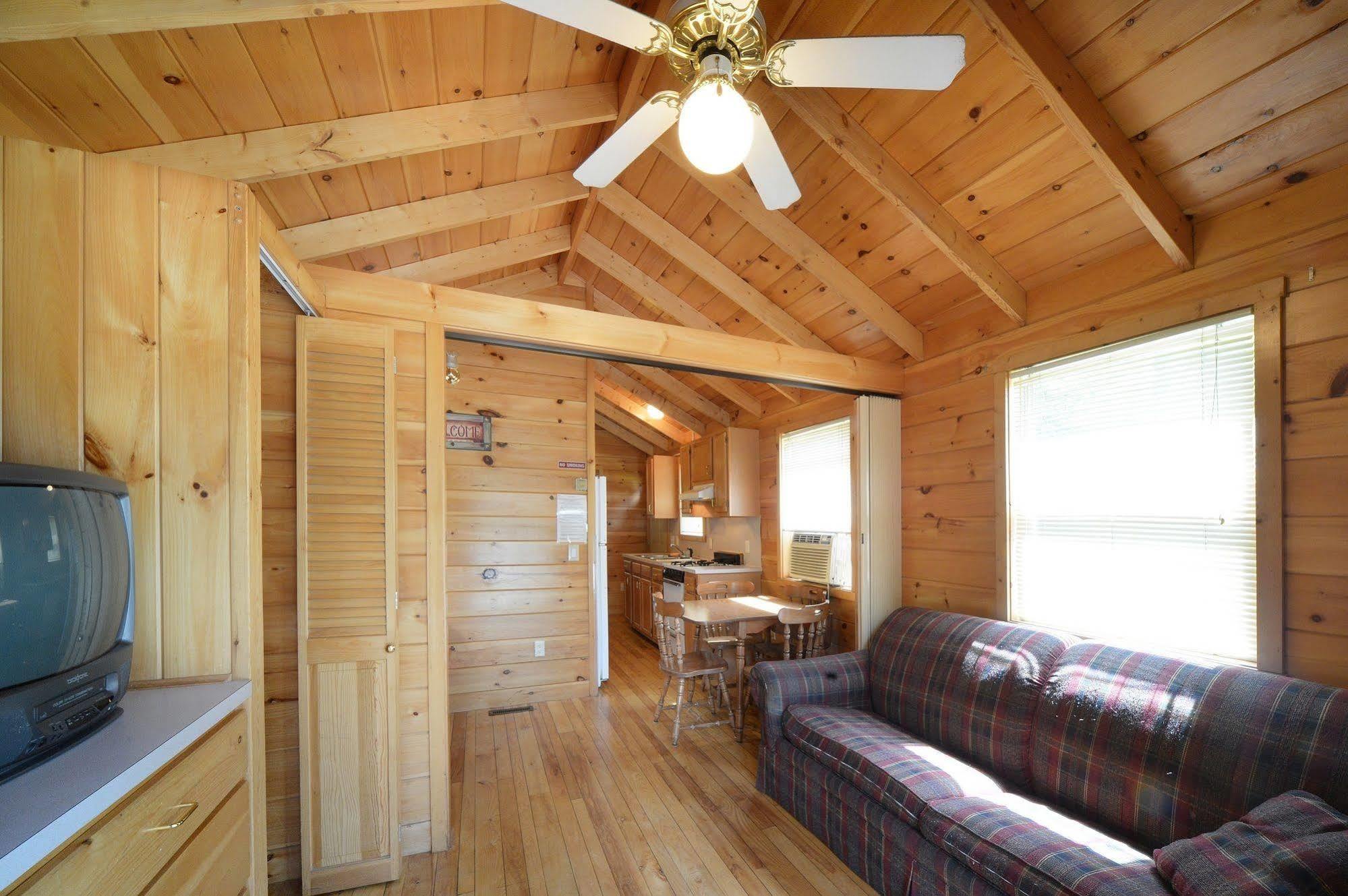 Lake George Escape - Campground Warrensburg Buitenkant foto