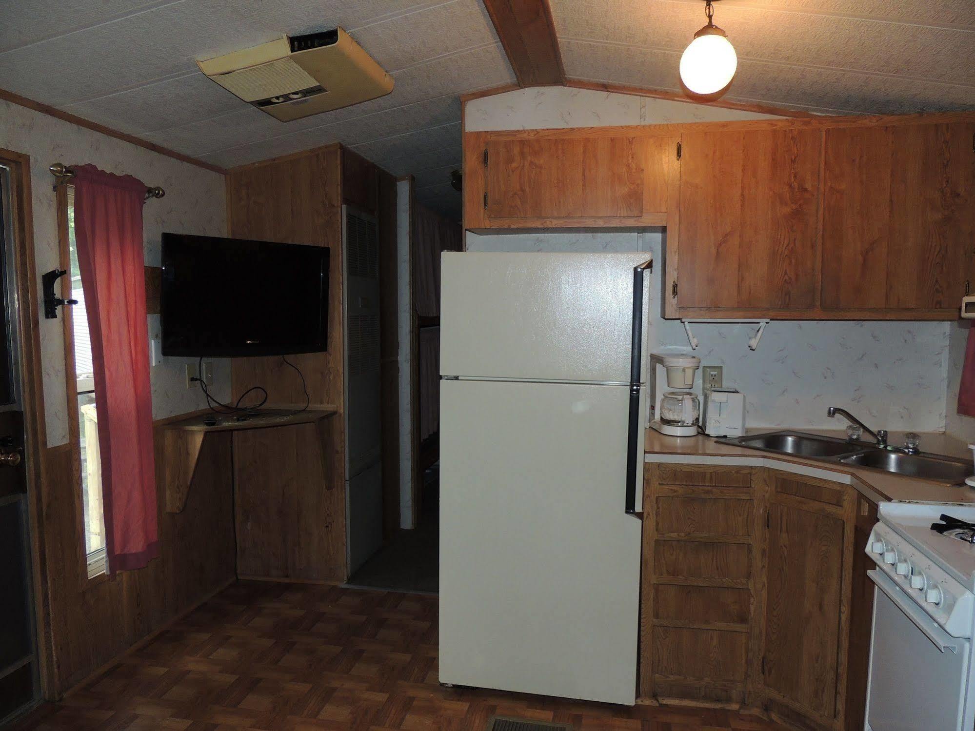Lake George Escape - Campground Warrensburg Buitenkant foto
