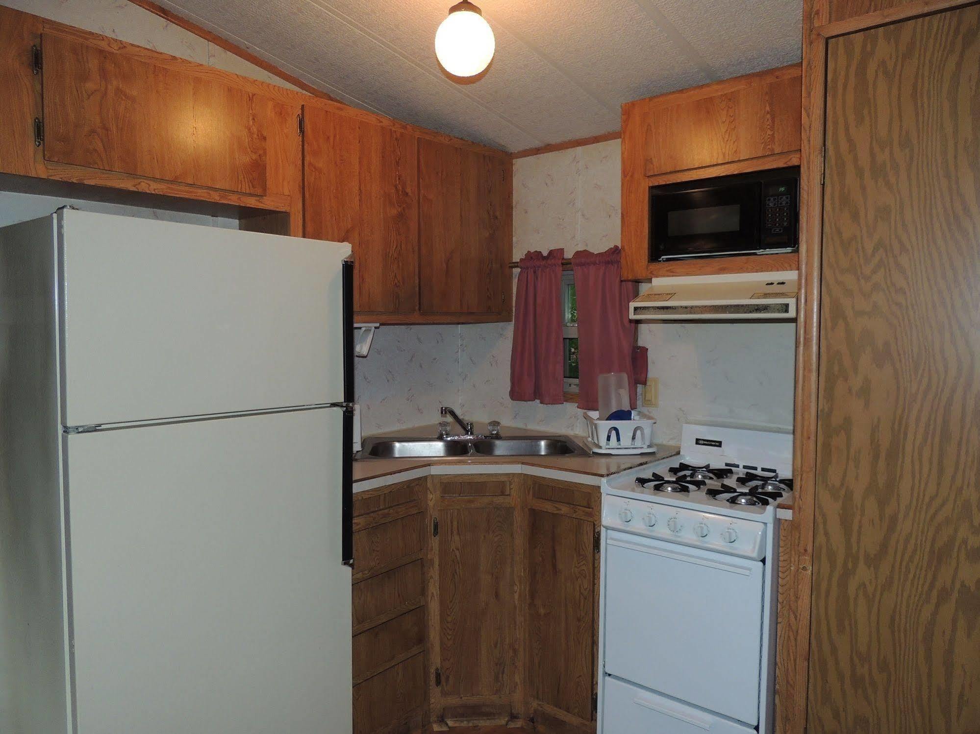Lake George Escape - Campground Warrensburg Buitenkant foto