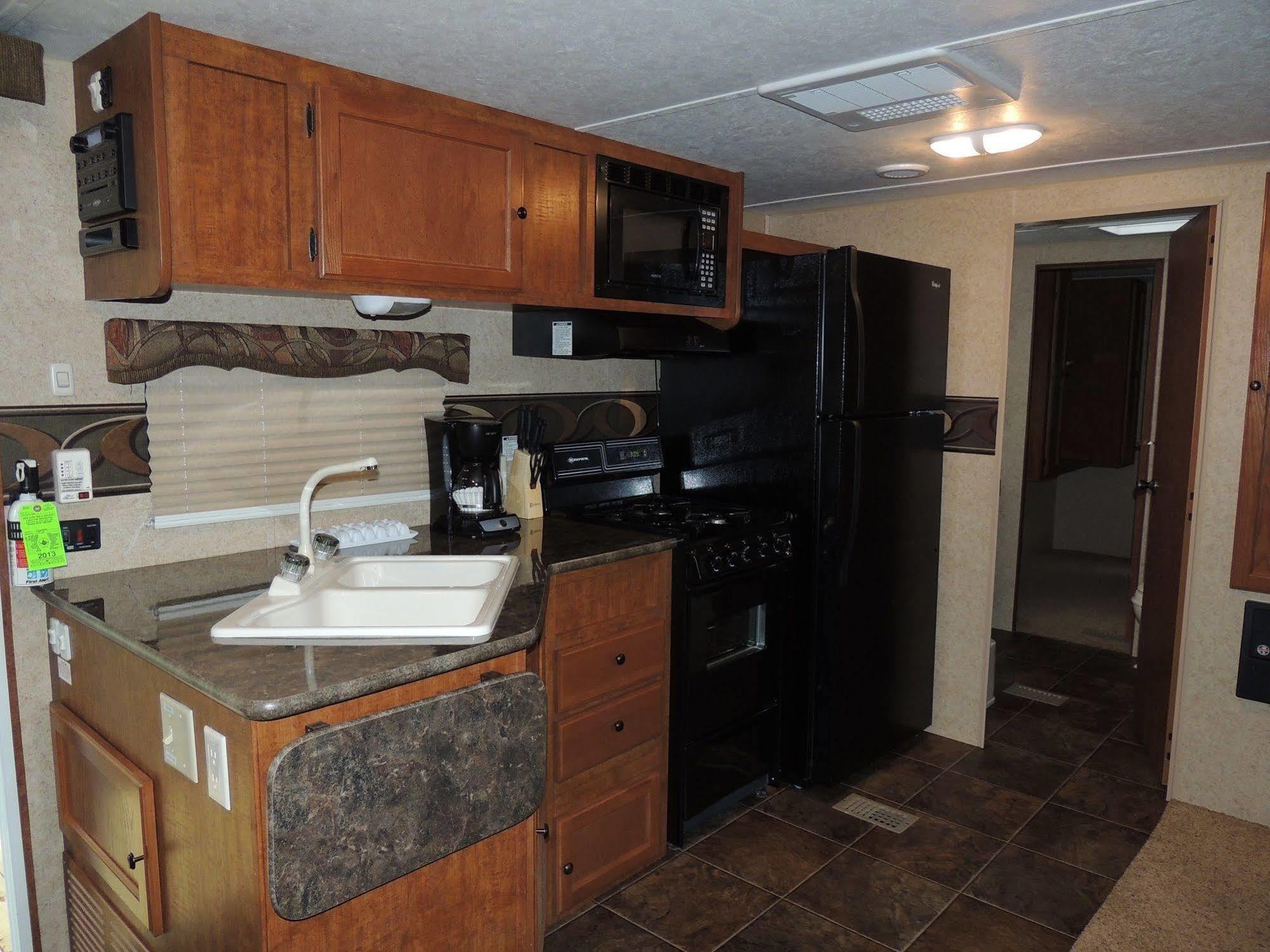 Lake George Escape - Campground Warrensburg Buitenkant foto