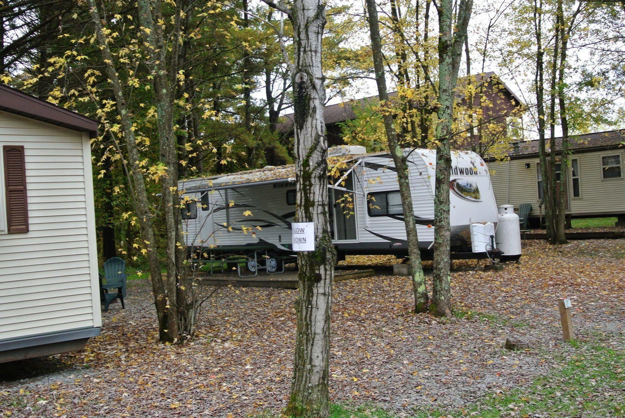 Lake George Escape - Campground Warrensburg Buitenkant foto